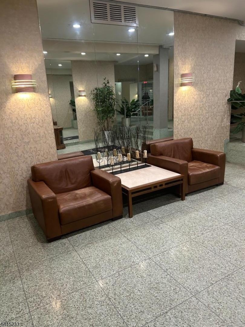 Falcon Towers - Residential