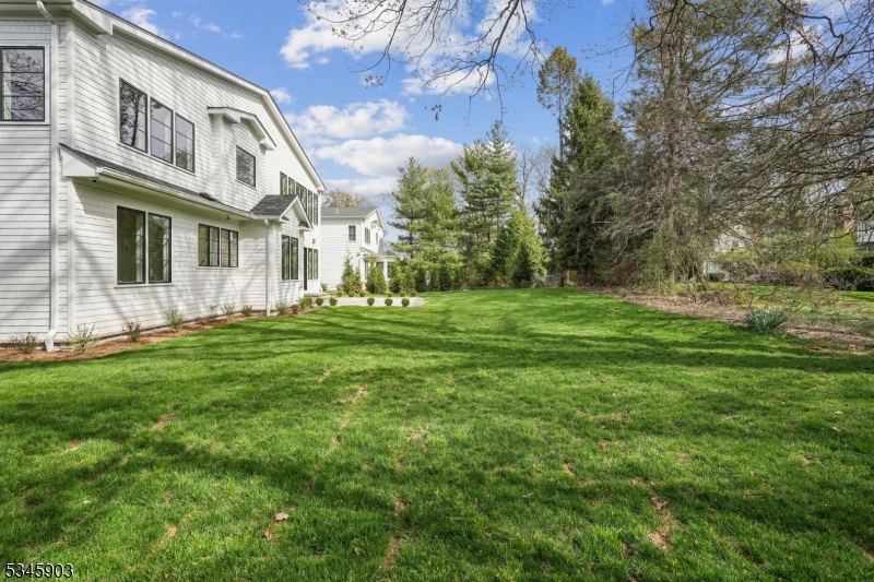 35 Quaker Rd