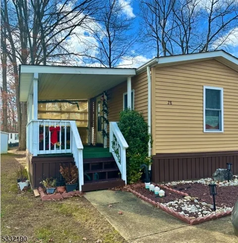 28 Dickens Road, North Brunswick Twp., NJ 08902 - MLS#: 3940948