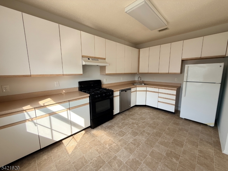 ROSE ARBOR - Residential Lease