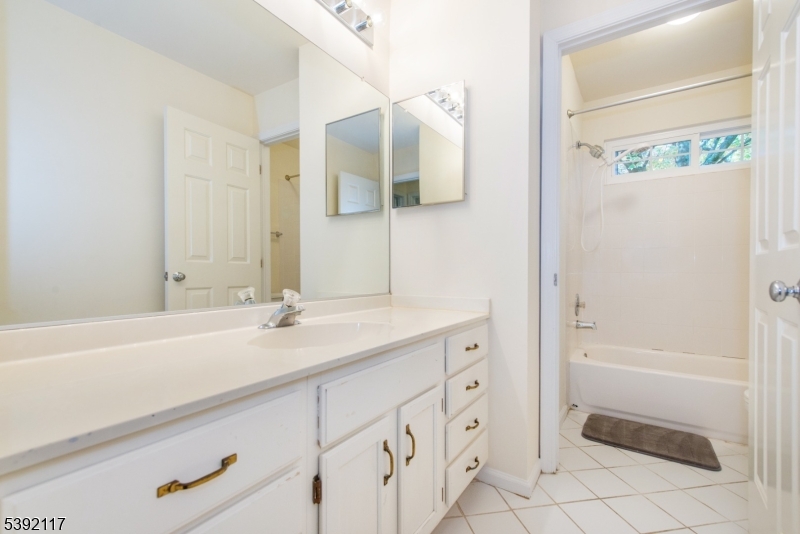 HILLS, CARLISLE - Residential Lease