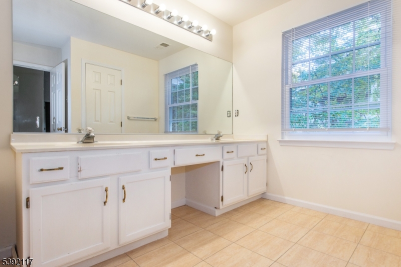 HILLS, CARLISLE - Residential Lease