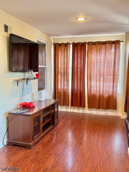 Elmora - Residential