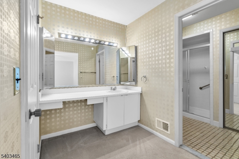 Mountain Ridge - Residential