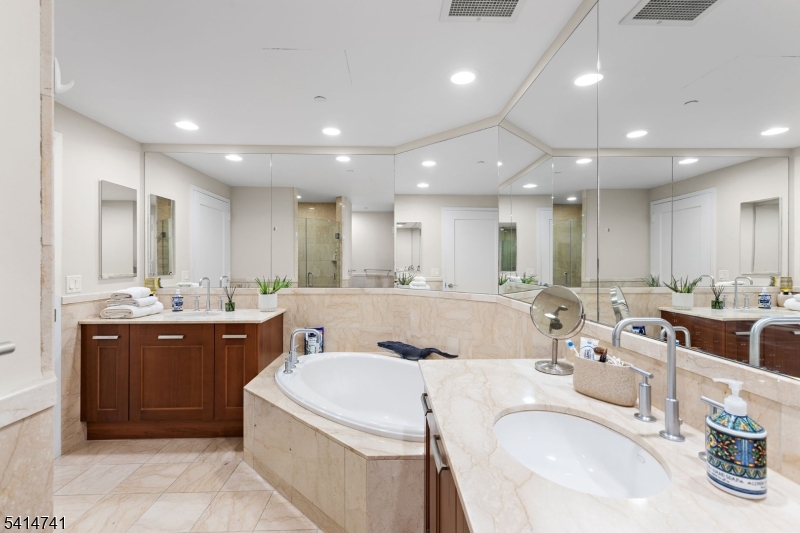 The Watermark - Residential Lease