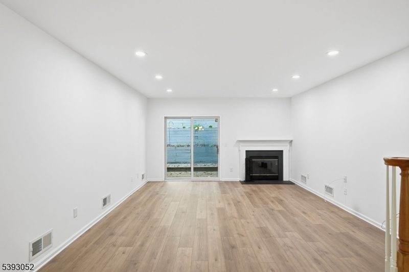 Mountain Ridge Townhomes - Residential