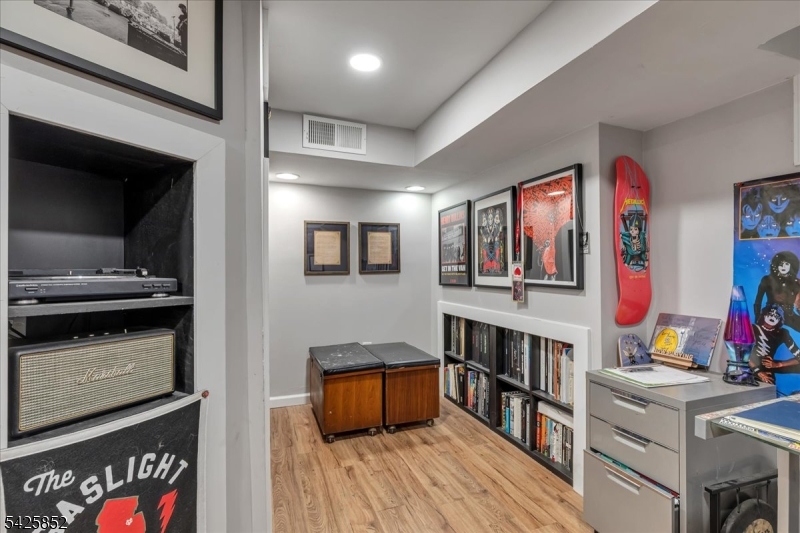 NETHERWOOD HEIGHTS - Residential