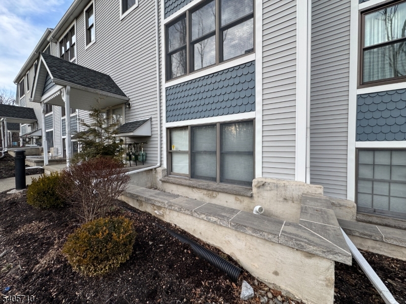 Heritage Lakes at the Quarr - Residential Lease