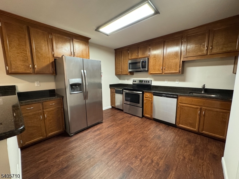 Heritage Lakes at the Quarr - Residential Lease