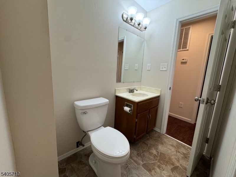 Heritage Lakes at the Quarr - Residential Lease