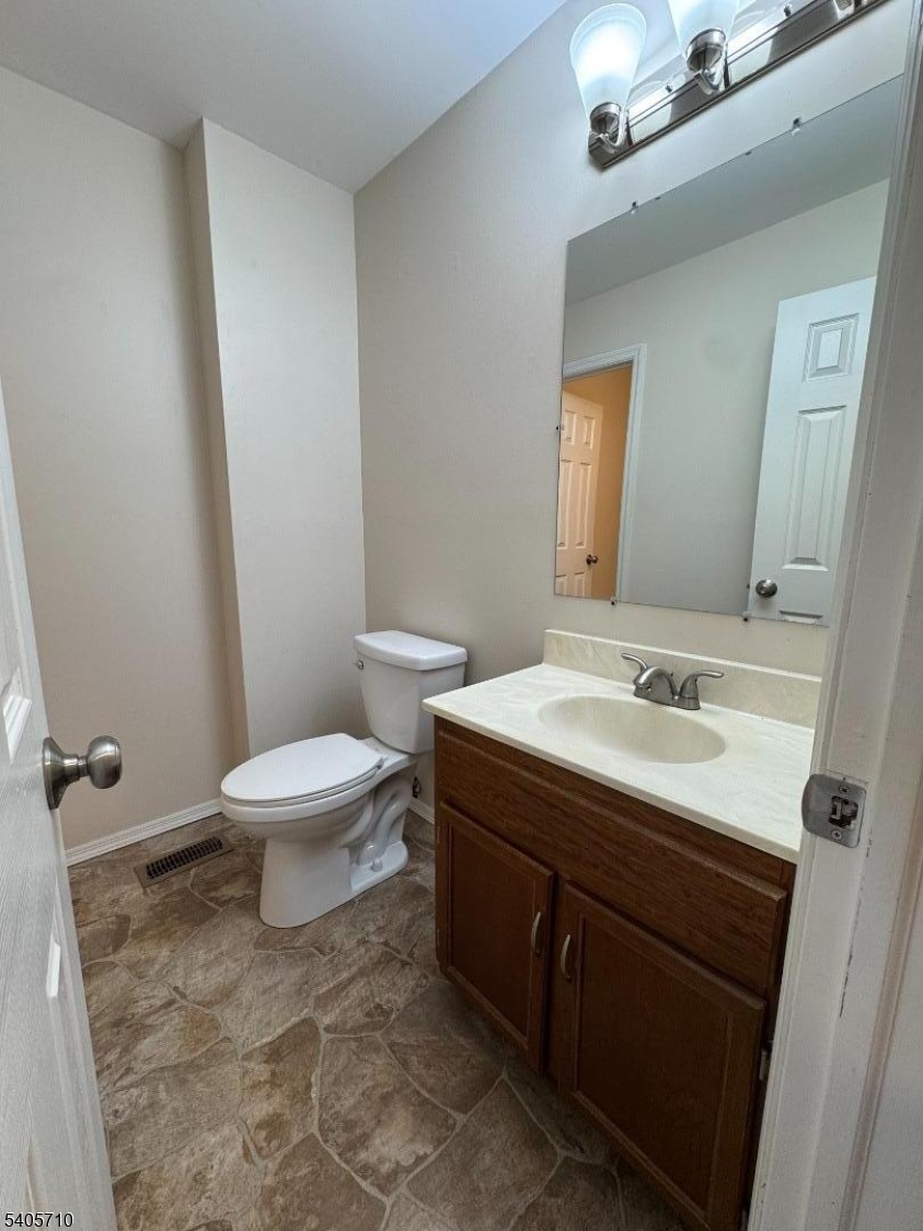 Heritage Lakes at the Quarr - Residential Lease