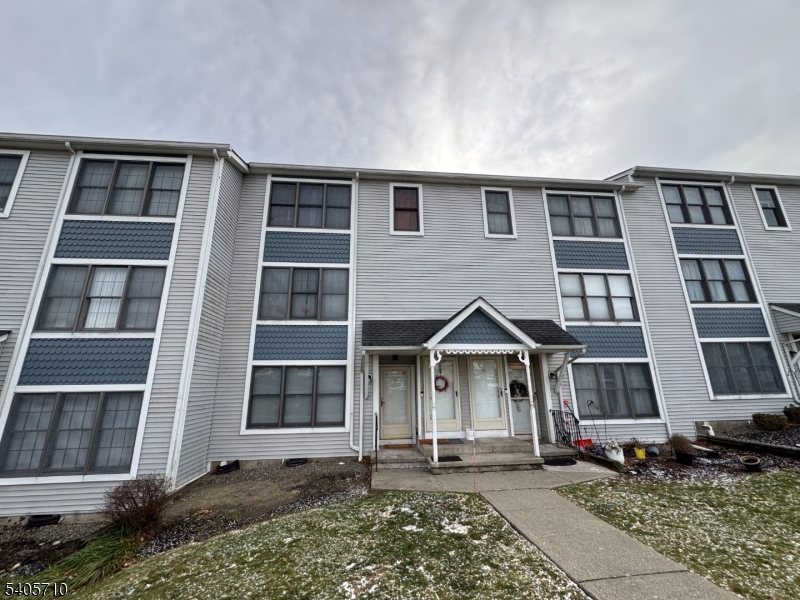 Heritage Lakes at the Quarr - Residential Lease