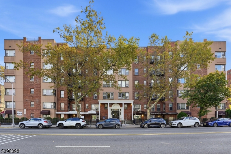 Kennedy Blvd Condos - Residential Lease