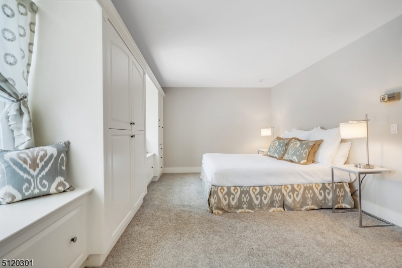 New Vernon - Residential