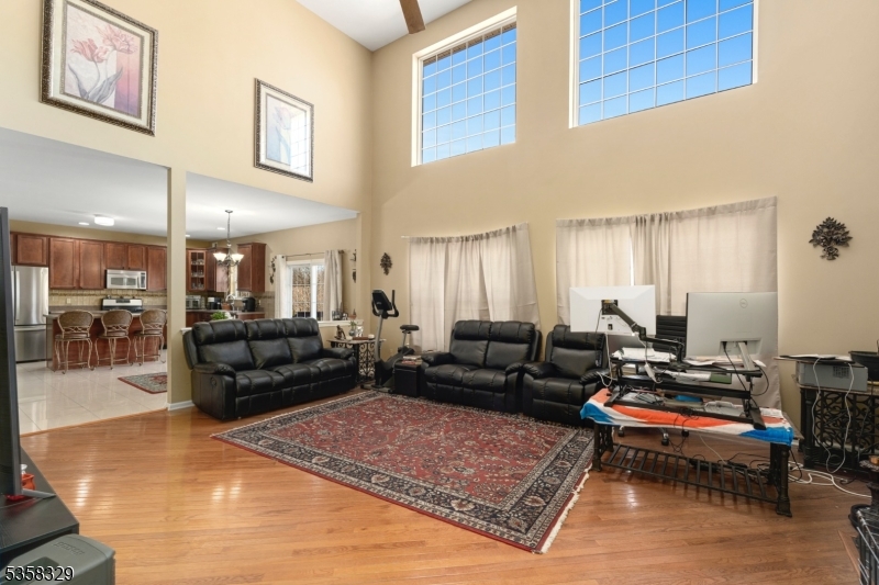 692 Skyline Dr