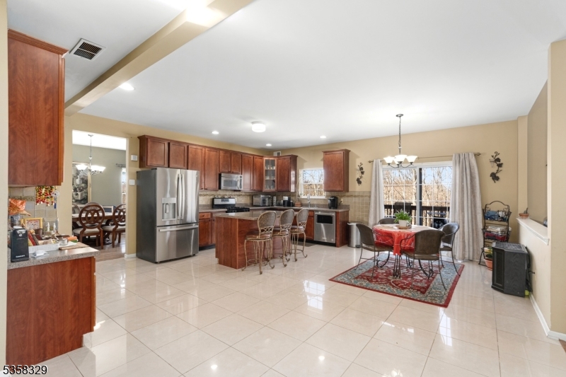692 Skyline Dr