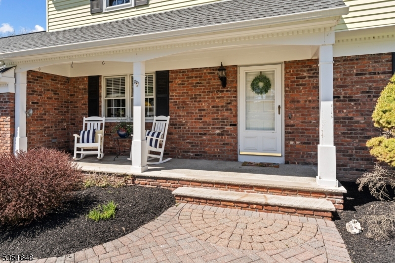 12 Heritage Dr