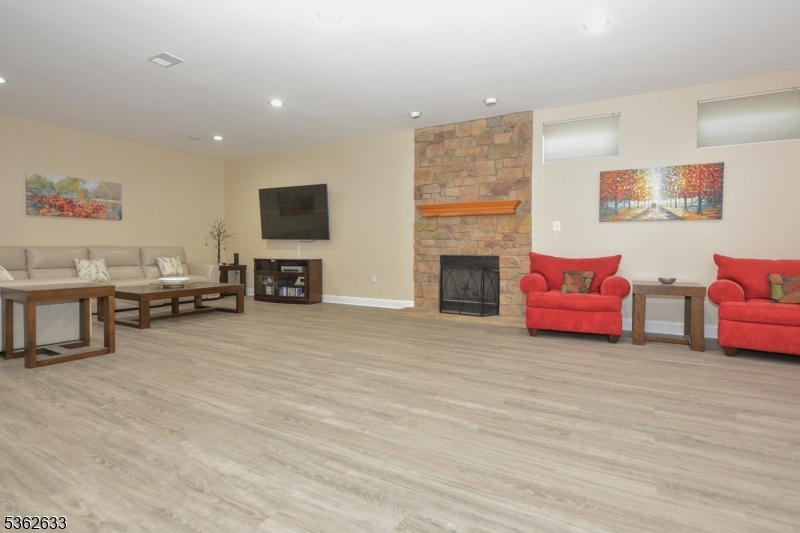 Summit Pointe - Residential