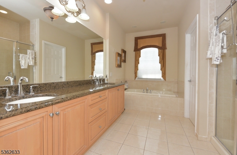 Summit Pointe - Residential