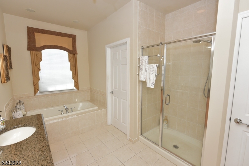 Summit Pointe - Residential