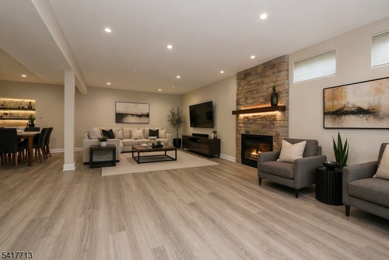 Summit Pointe - Residential