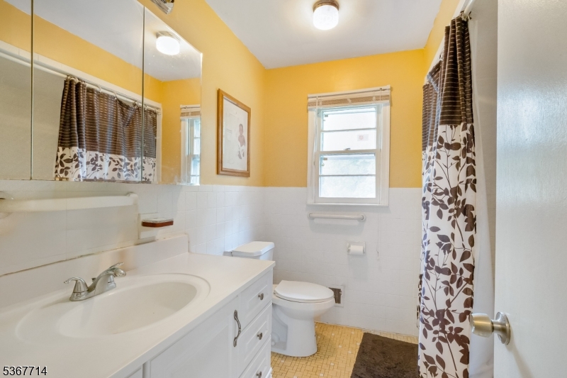 City Of Orange Twp., New Jersey 07050, United States, 3 Bedrooms Bedrooms, ,4 BathroomsBathrooms,Residential,Coming Soon,159864