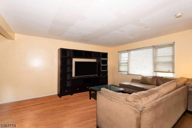 City Of Orange Twp., New Jersey 07050, United States, 3 Bedrooms Bedrooms, ,4 BathroomsBathrooms,Residential,Coming Soon,159864