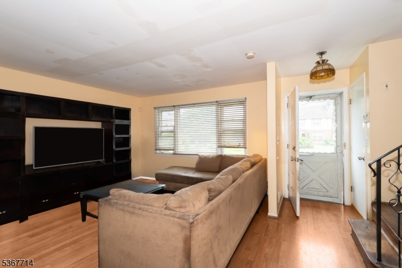 City Of Orange Twp., New Jersey 07050, United States, 3 Bedrooms Bedrooms, ,4 BathroomsBathrooms,Residential,Coming Soon,159864