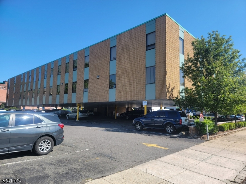 BUSINESS - Commercial Lease