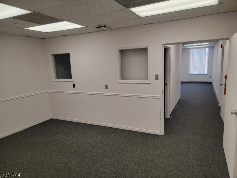 BUSINESS - Commercial Lease