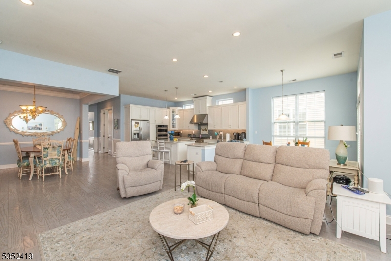 18 Beecher Ln