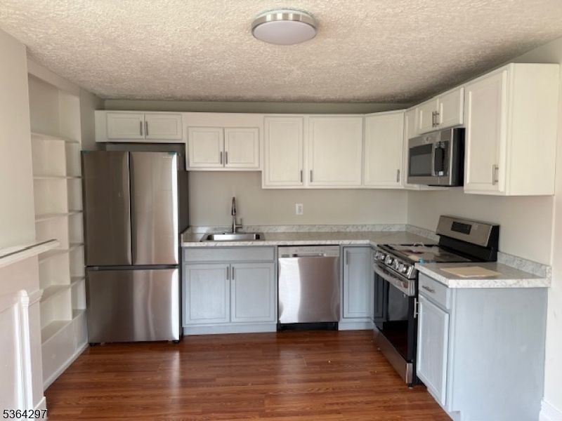 Newton Town, New Jersey 07860, United States, 3 Bedrooms Bedrooms, ,2 BathroomsBathrooms,Residential,Coming Soon,149143