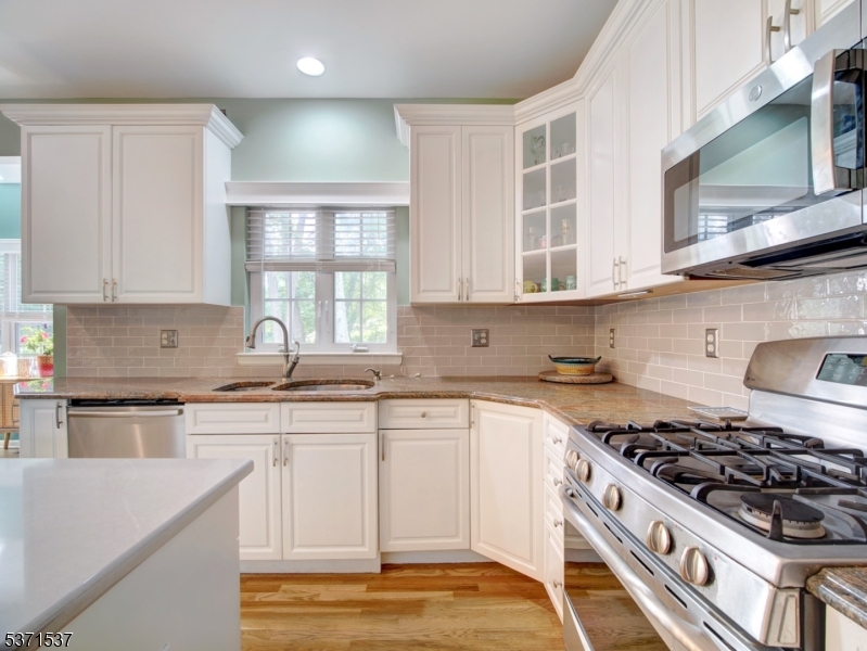 POETS PEAK - Residential