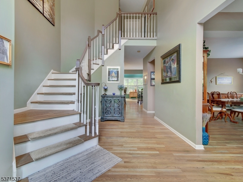 POETS PEAK - Residential