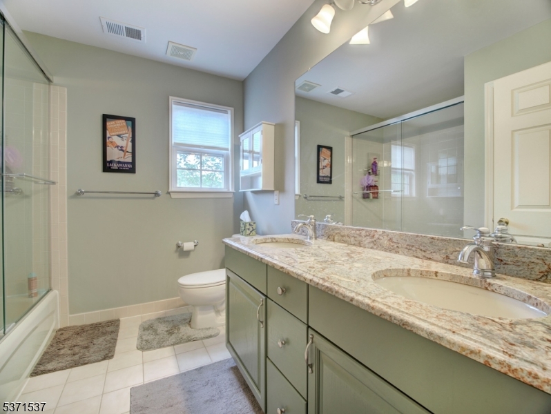 POETS PEAK - Residential