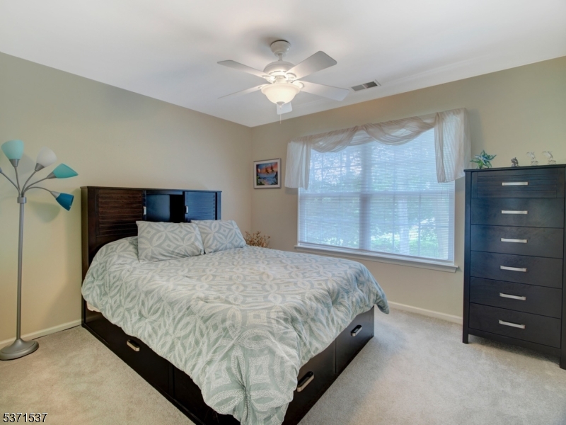 POETS PEAK - Residential