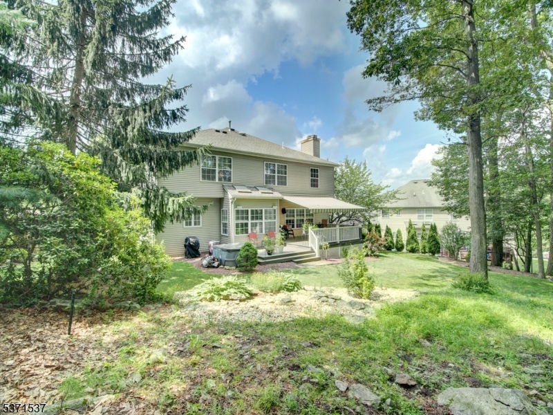 POETS PEAK - Residential