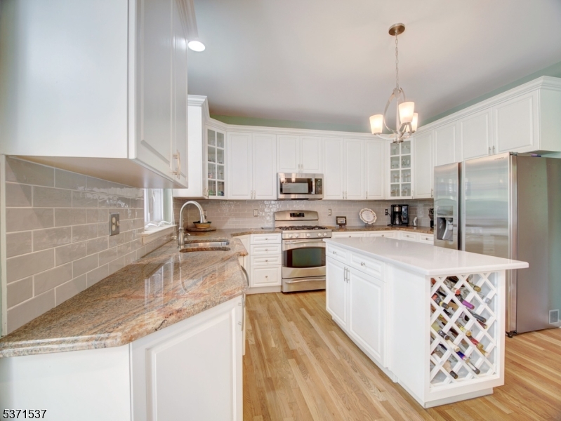 POETS PEAK - Residential