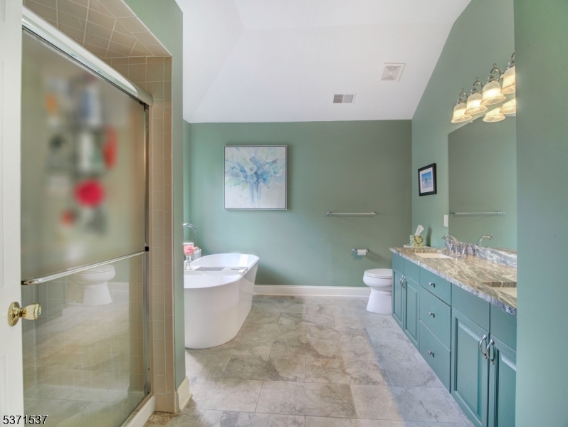 POETS PEAK - Residential