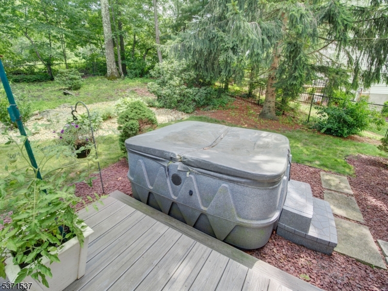 POETS PEAK - Residential