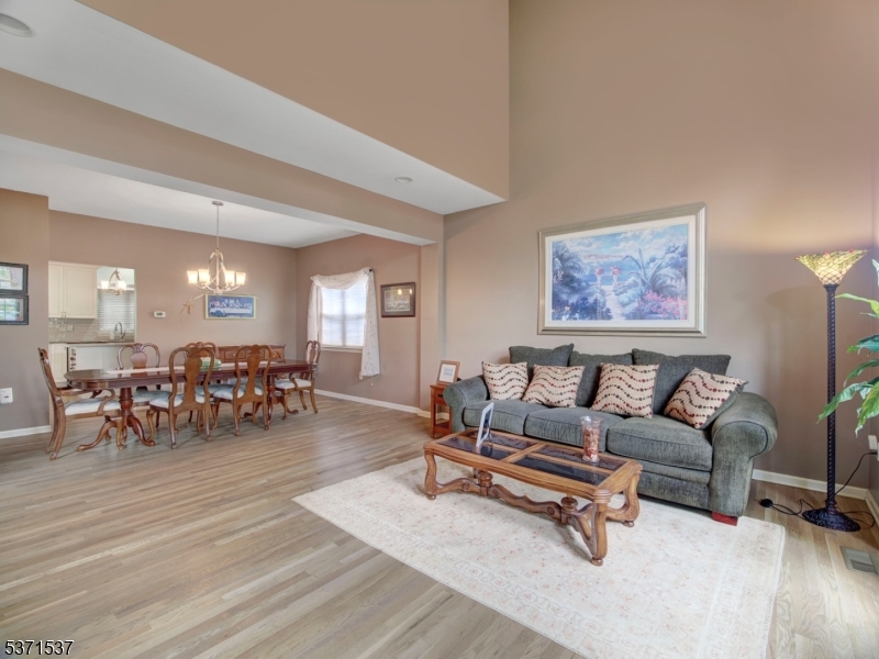 POETS PEAK - Residential