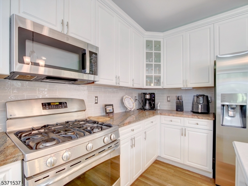 POETS PEAK - Residential