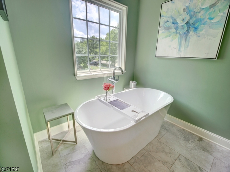 POETS PEAK - Residential