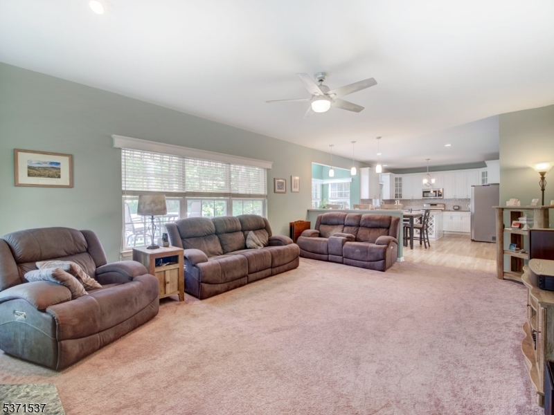 POETS PEAK - Residential