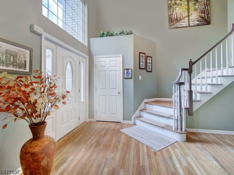 POETS PEAK - Residential