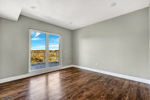 MLS: 3939249