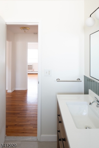 Lake Hiawatha Manor II - Residential Lease