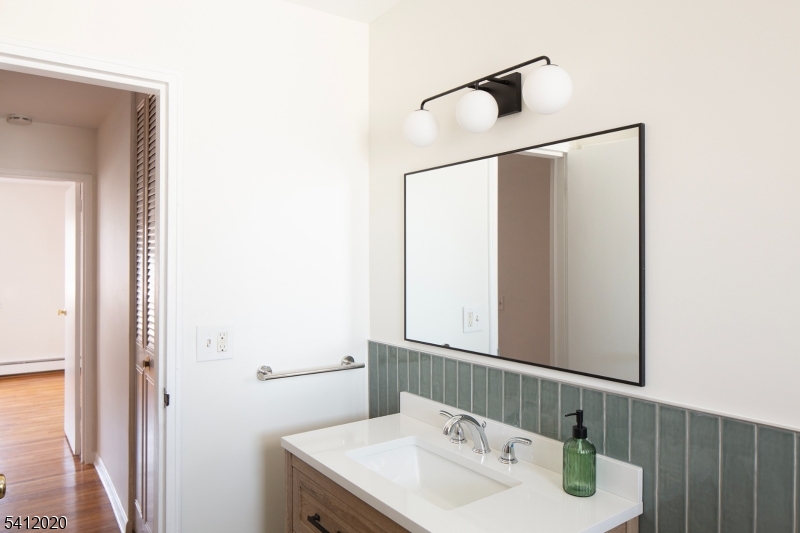 Lake Hiawatha Manor II - Residential Lease