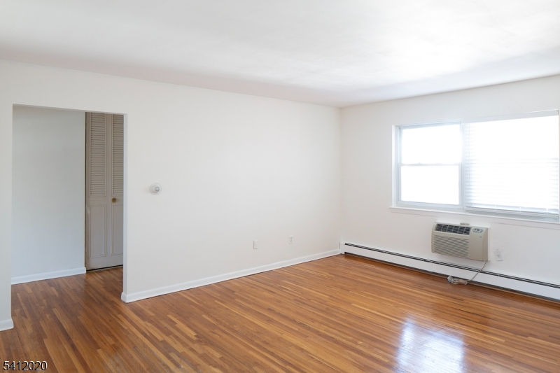 Lake Hiawatha Manor II - Residential Lease