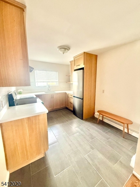 Lake Hiawatha Manor II - Residential Lease